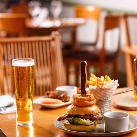 Ibis Budget London Heathrow Central Cranford Zewnętrze zdjęcie