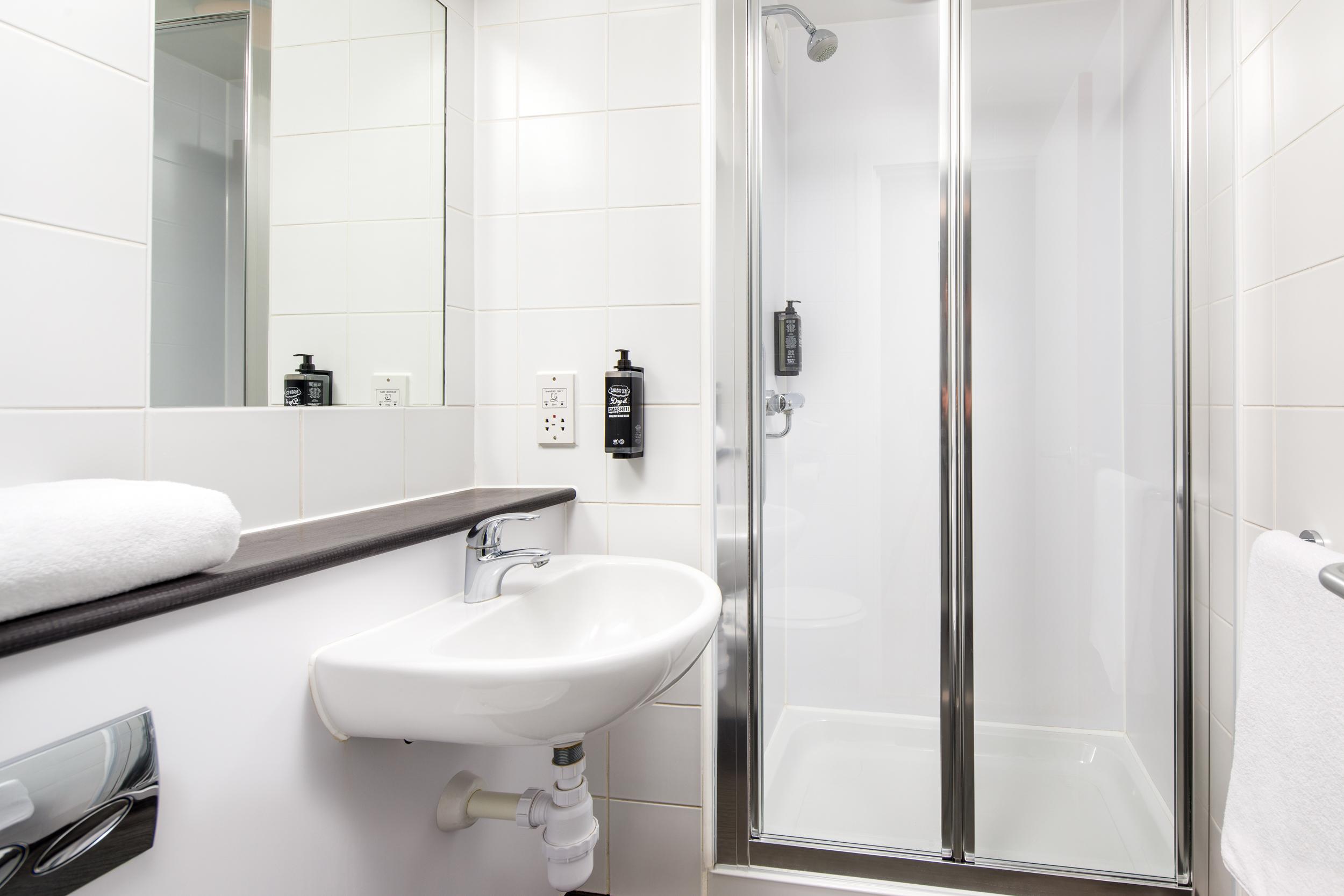Ibis Budget London Heathrow Central Cranford Zewnętrze zdjęcie
